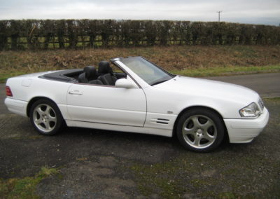 2000 Mercedes SL320 Auto £7950. Top condition car.