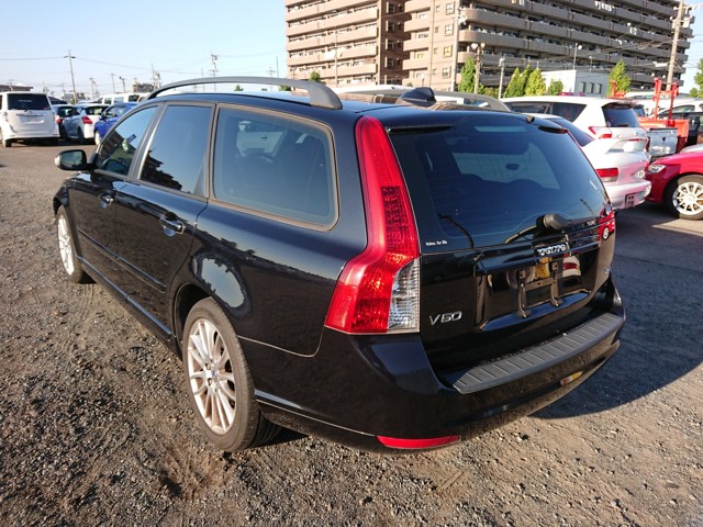 A70E7D25-427E-45C6-BBC9-44270671DC8B
