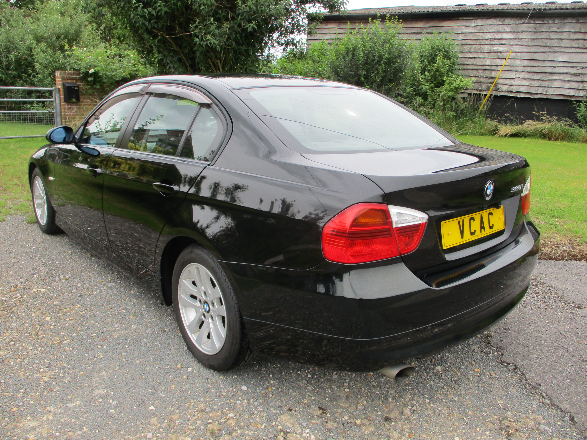 Bmw 320i black