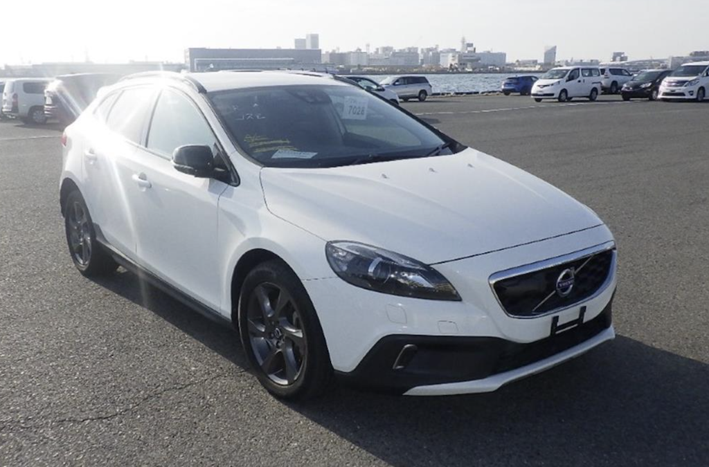 2013 Volvo V40 T5 Cross Country Automatic. 46650 Miles. ULEZ EXEMPT. £325 RFL Per Annum. £9950. Very Rare Car. SOLD.