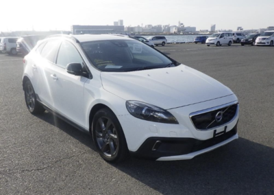 2013 Volvo V40 T5 Cross Country Automatic. 46650 Miles. ULEZ EXEMPT. £325 RFL Per Annum. £9950. Very Rare Car.
