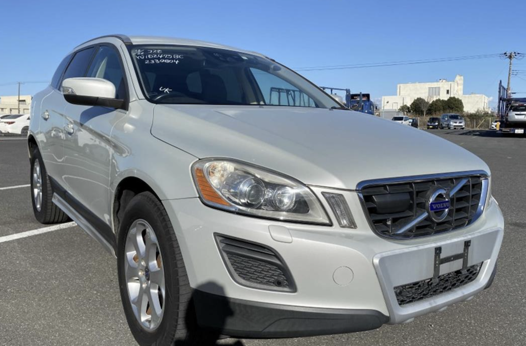 2012 Volvo XC60 T5 Automatic. Cosmic White Metallic with Sandstone Beige and Espresso Leather Interior. 45350 Miles. ULEZ EXEMPT. £325 RFL Per Annum. 4.5 graded Exterior. £10500. SOLD.