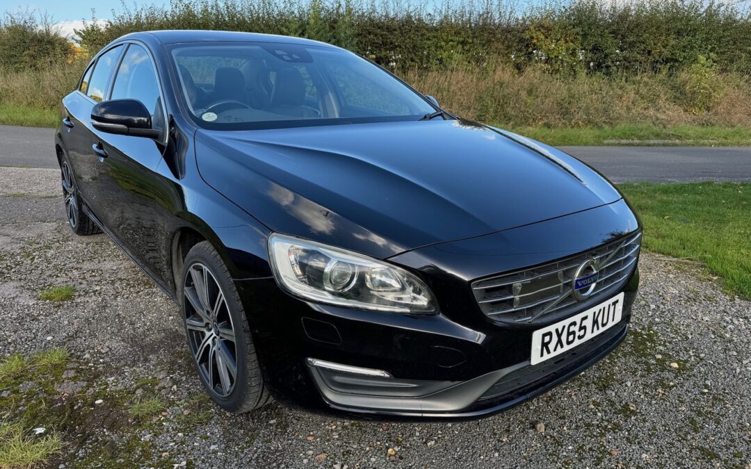 2015(September) Volvo S60 T5 SE LUX Automatic. 47100 Miles. ULEZ EXEMPT. Black Sapphire. £9450.