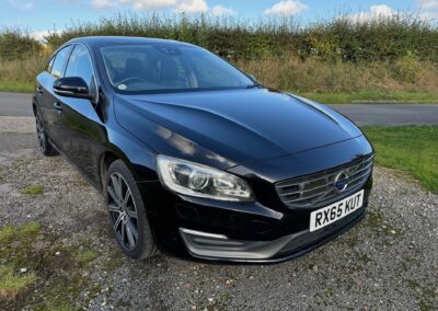 2015(September) Volvo S60 T5 SE LUX Automatic. 47100 Miles. ULEZ EXEMPT. Black Sapphire. £9450.