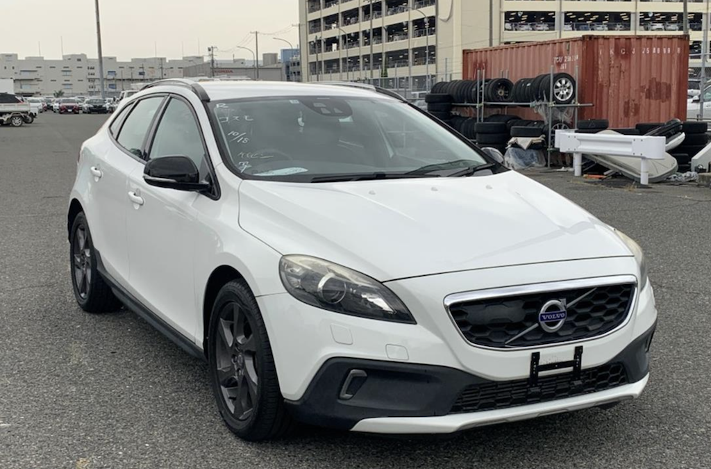 2013(November) Volvo V40 T5 AWD Cross Country Auto, 54970 Miles. ULEZ EXEMPT. £345 Road Tax Per Annum. £9250.DEPOSIT TAKEN.