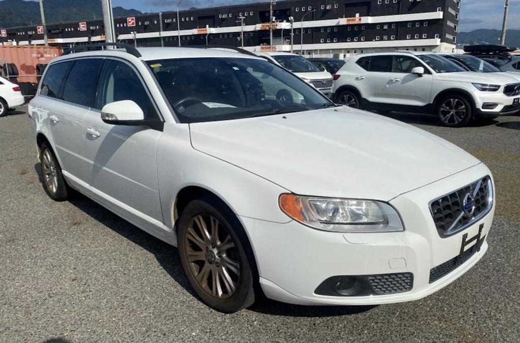 2010(06) Volvo V70 2.5T SE LUX Auto. ULEZ EXEMPT. 50800 Miles. £7950.