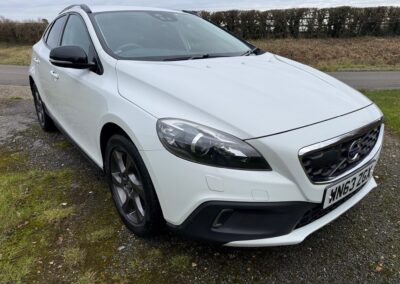 2013(63) Volvo V40 2.0T Cross Country AWD Automatic. 64900 Miles. ULEZ EXEMPT. £8550.