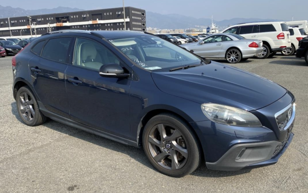 2014 Volvo V40 T5 AWD Cross Country Auto. Metallic Blue. 48260 Miles. Choice of Two Cars . £9950.