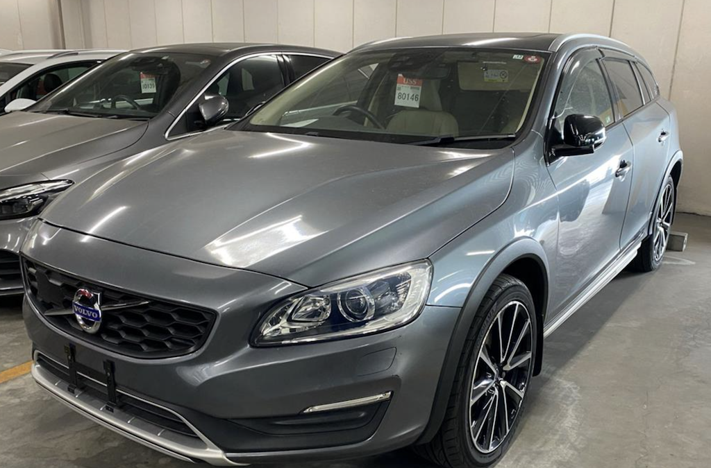 2017(December) Volvo V60 Cross Country T5 AWD Auto, 31550 Miles. Sourced to customers requirements.