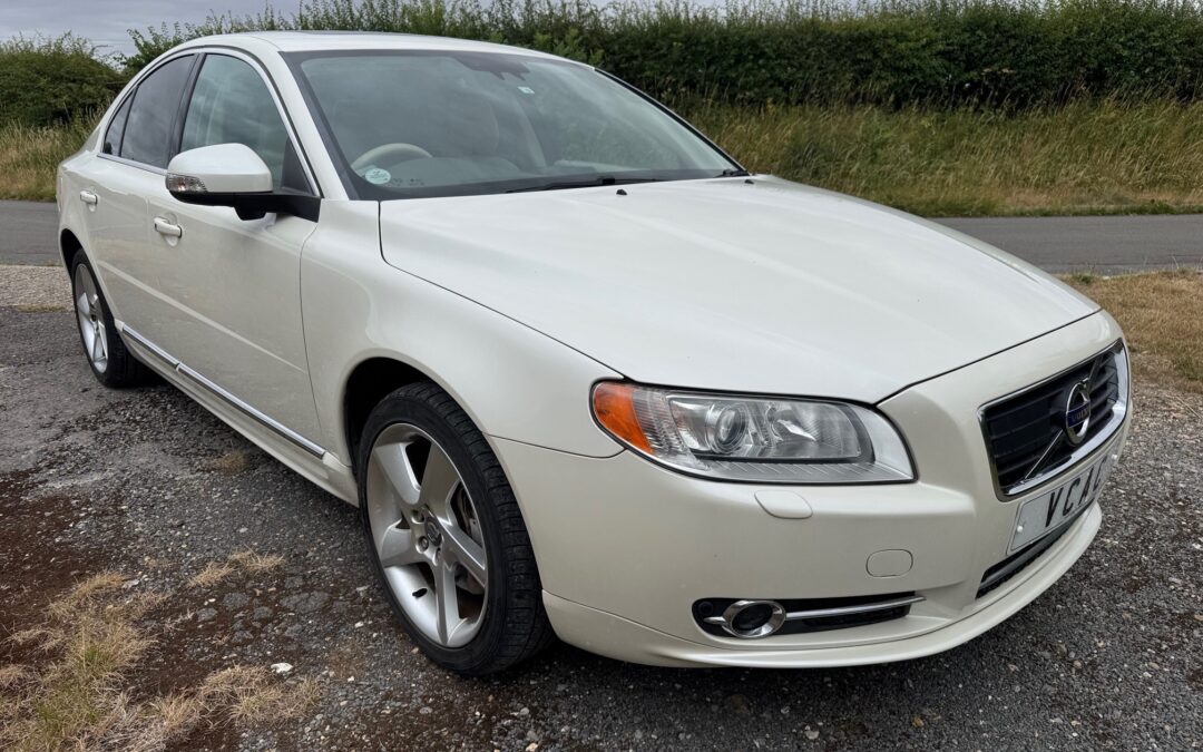 2010(May) Volvo S80 T6 AWD Saloon Auto. 52670 miles. ULEZ EXEMPT. £360 Annual Road Tax. Very Rare car. £7950.