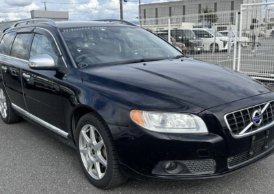 2010(June) Volvo V70 2.5T SE LUX. Black Metallic. 35600Miles. Superb looking Car. ULEZ EXEMPT. £7950.