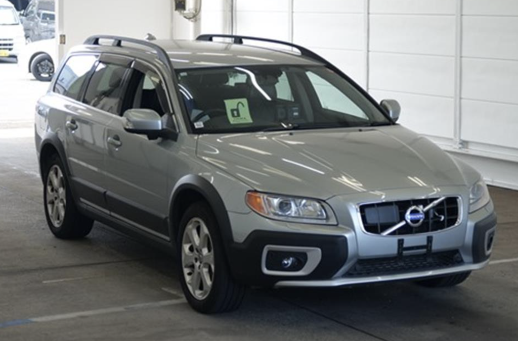 2010(November) Volvo XC70 T6 AWD. Electric Silver. 72830 Miles. ULEZ EXEMPT. £360 Road Tax Per Annum. £8950.