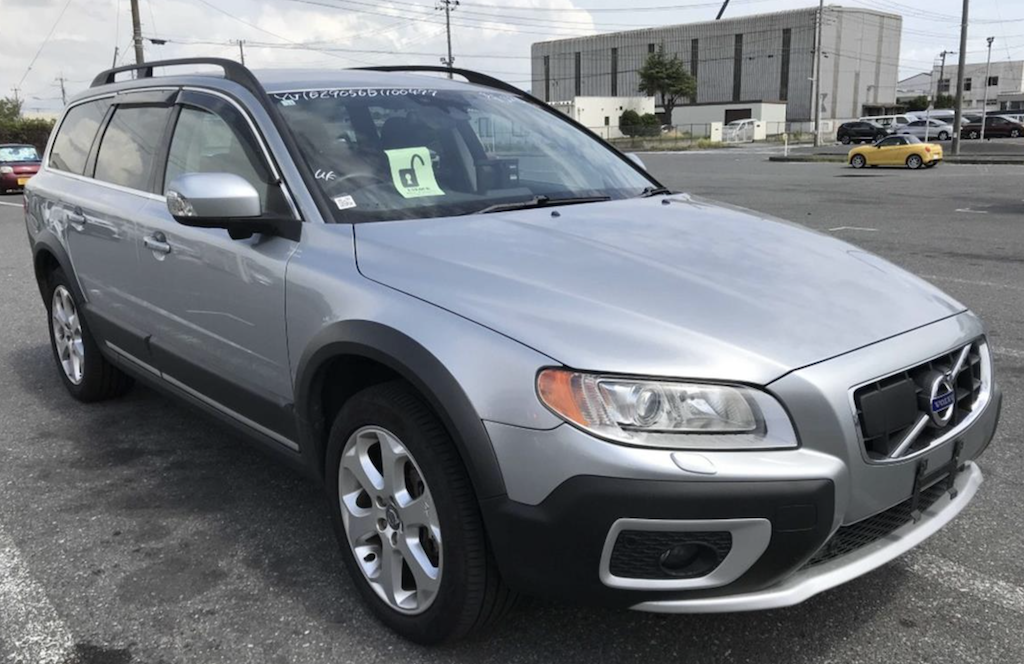 2010(November) Volvo XC70 T6 AWD. Electric Silver. 72830 Miles. ULEZ EXEMPT. £360 Road Tax Per Annum. £8950.
