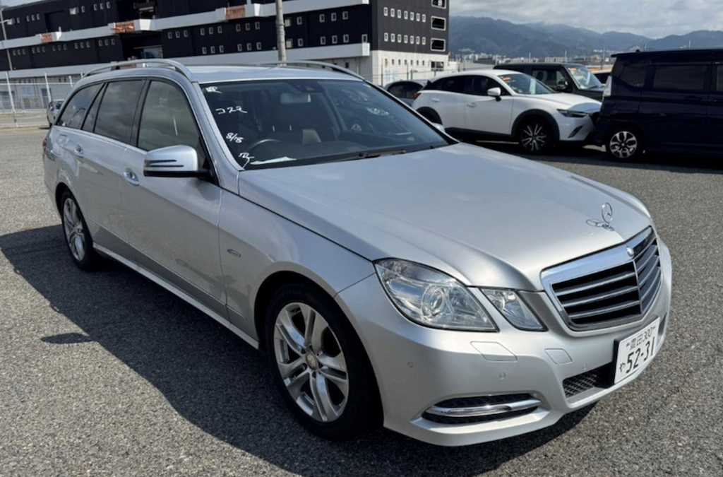 2012(December) Mercedes E300 3.5V6 Blue Efficiency Avantgarde Estate Automatic. 51500 Miles. ULEZ EXEMPT. £360 Road Tax Per Annum. £9950.