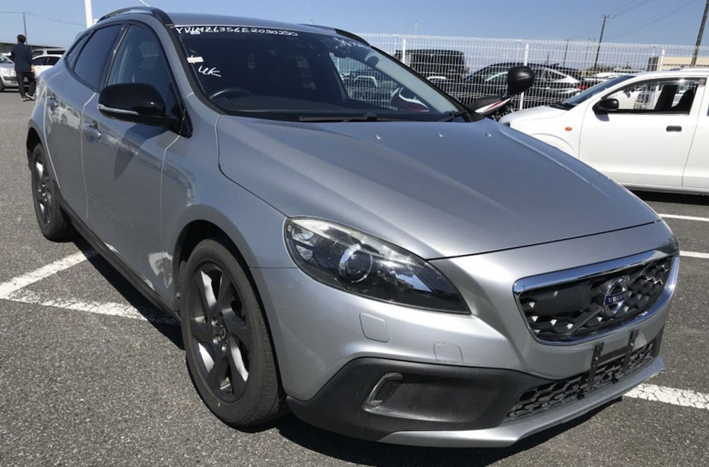 2013(10) Volvo V40 T5 Cross Country AWD Automatic. Electric Silver. 58300 Miles. ULEZ EXEMPT. £8950.