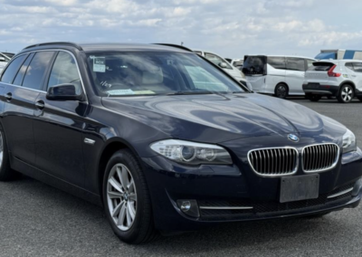 2010(December) BMW 523 six cylinder Highline Touring Automatic. Blue Metallic. 4.5 graded car. 50620 Miles. £8950. ULEZ EXEMPT.DEPOSIT TAKEN.